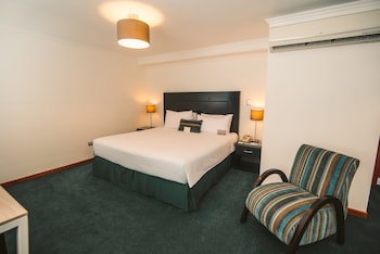 El Polo Apart Hotel & Suites