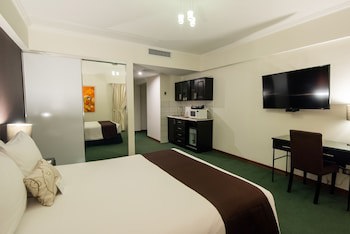 El Polo Apart Hotel & Suites