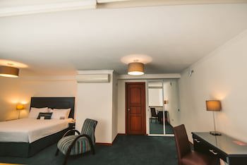 El Polo Apart Hotel & Suites