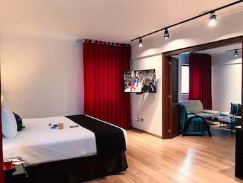 El Polo Apart Hotel & Suites