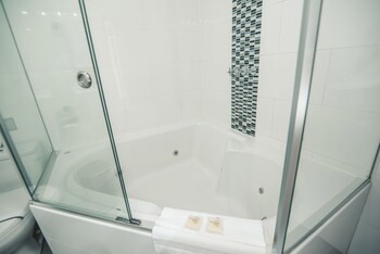 El Polo Apart Hotel & Suites