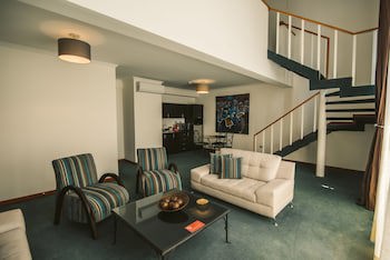 El Polo Apart Hotel & Suites