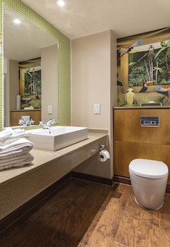 Chessington Safari Hotel
