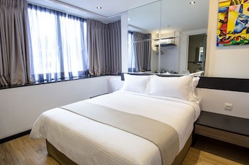 12Fly Hotel