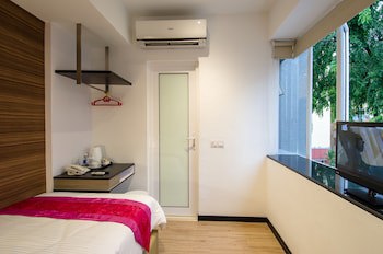 12Fly Hotel