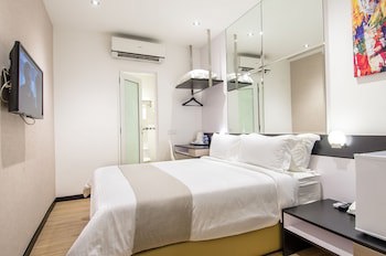 12Fly Hotel