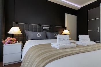 The Queen Luxury Apartments - Villa Medici