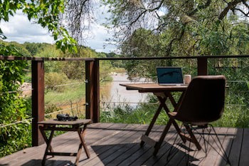 Bushriver Lodge