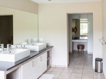 Bushriver Lodge