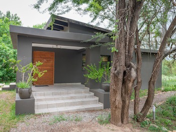 Bushriver Lodge