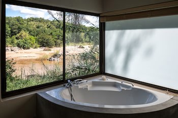 Bushriver Lodge