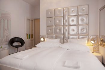 Caffe Dell Arte Boutique Rooms