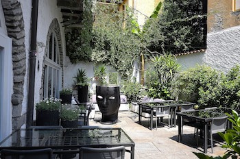 Caffe Dell Arte Boutique Rooms