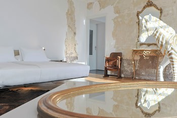 Caffe Dell Arte Boutique Rooms