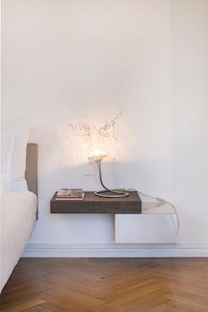 Caffe Dell Arte Boutique Rooms