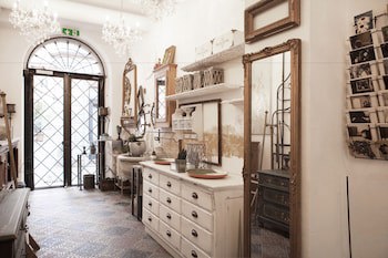 Caffe Dell Arte Boutique Rooms