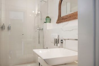 Caffe Dell Arte Boutique Rooms