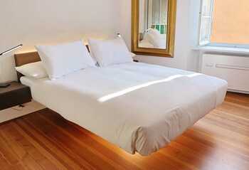 Caffe Dell Arte Boutique Rooms