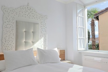 Caffe Dell Arte Boutique Rooms