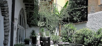 Caffe Dell Arte Boutique Rooms
