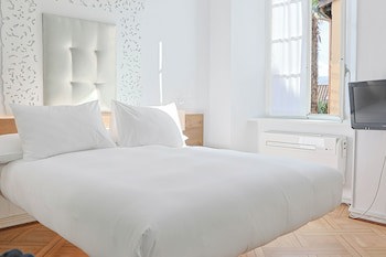 Caffe Dell Arte Boutique Rooms