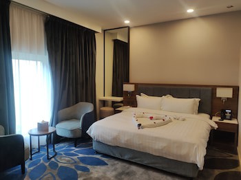 Warwick Al Jubail Hotel