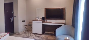 Warwick Al Jubail Hotel