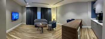 Warwick Al Jubail Hotel