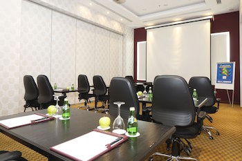 Warwick Al Jubail Hotel