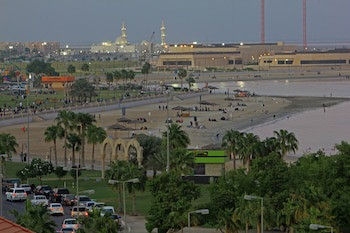 Warwick Al Jubail Hotel