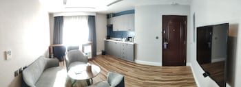 Warwick Al Jubail Hotel
