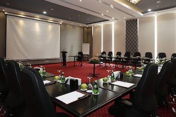 Warwick Al Jubail Hotel