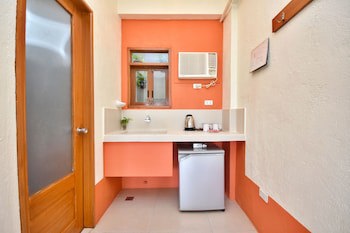 Agos Boracay Rooms + Beds