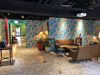 Cho Hotel