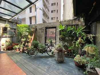 Cho Hotel