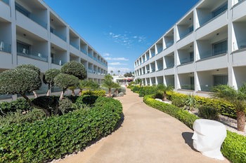 Nicholas Color Hotel