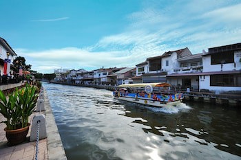 Fenix Inn