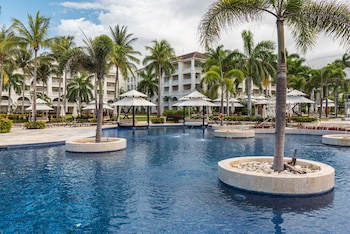 Hyatt Ziva Rose Hall - All Inclusive