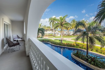 Hyatt Ziva Rose Hall - All Inclusive