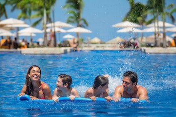 Hyatt Ziva Rose Hall - All Inclusive