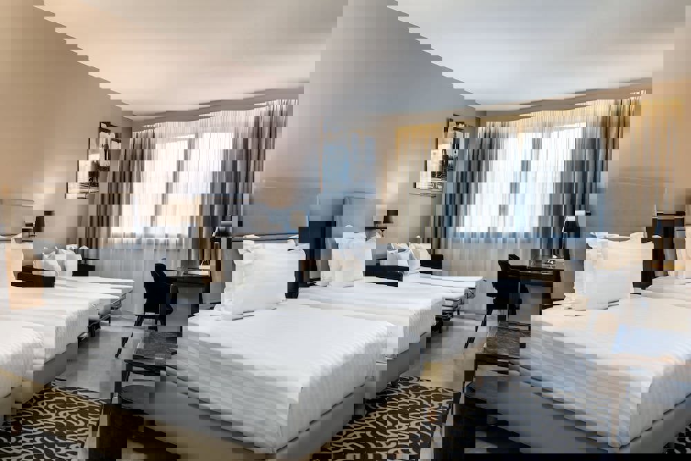 AC Porte Maillot Hotel