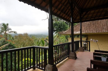 Cempaka Belimbing Villas