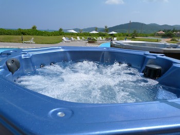 En Resort Kumejima Eef Beach Hotel