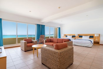En Resort Kumejima Eef Beach Hotel