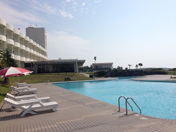 En Resort Kumejima Eef Beach Hotel