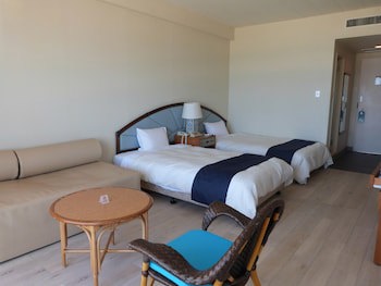 En Resort Kumejima Eef Beach Hotel