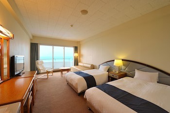 En Resort Kumejima Eef Beach Hotel
