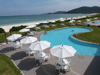 En Resort Kumejima Eef Beach Hotel