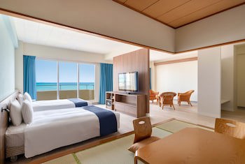 En Resort Kumejima Eef Beach Hotel