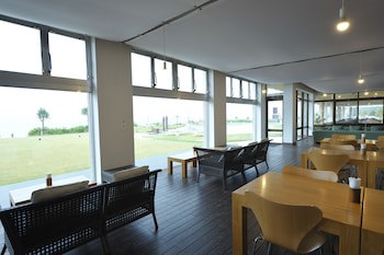 En Resort Kumejima Eef Beach Hotel